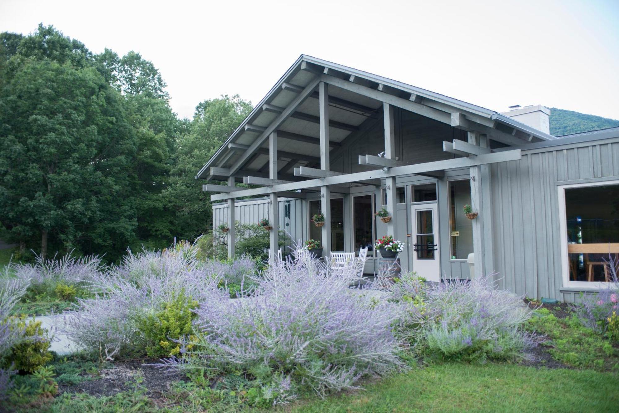 Peaks Of Otter Lodge Bedford Exterior photo